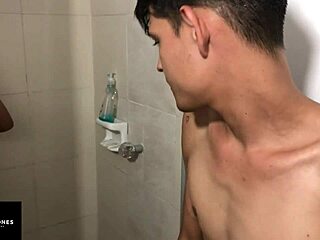 mi hermanastra cachonda viene casa pa darle duro bien