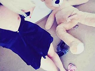 tranny babe veronica mix shakes her ass in panties solo