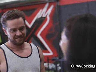 Gym pawg hottie with big ass and tits gets pounded hard after workout 💦🍑🔥