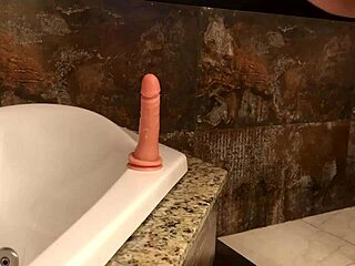 novinha rabuda sits on huge dildo shaking her big ass solo