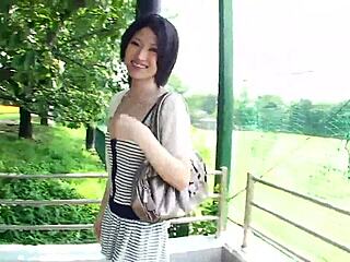 Jap mizuki gets pussy creampied full of cum!