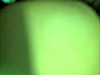 ルームメイトとラテン映画ナイトが尻にディルド挿入でエロエンド