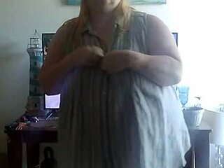 Ocean deep shakes big tits in steamy striptease dance