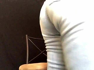 ebony thot squirts pussy playing her asshole game 😈🎮