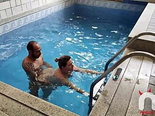 Pregnant fitness babe's hairy pussy creams on trainer while cuck films