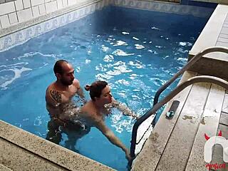 Pregnant fitness babe's hairy pussy creams on trainer while cuck films