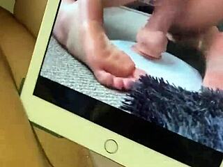 couple enjoys close-up pussy licking and handjob in homemade mature afternoon session