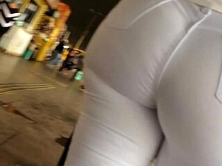 check out this big ass amateur on the bus