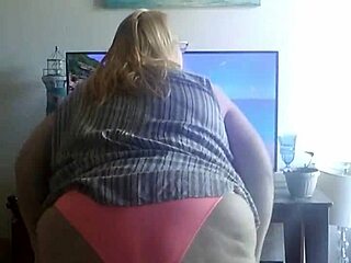 Ocean deep shakes big tits in steamy striptease dance