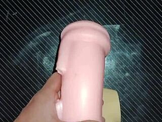 Trio Kissy y Dolly switch from vagina to tits leaving me drained after quickie desk play