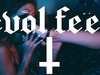 every toe waits for your tongue to lick and worship it