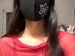 Indian girl spreads legs wide for live pussy pounding sex!