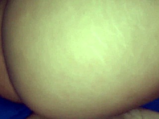 la vecina's FAT colombian culo bounces wildly