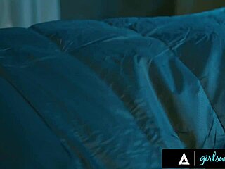 shocked river lynn catches stepmom annie king scissoring bestie gal ritchie??