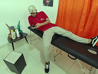 Masajista's Monster Cock Fucks Client's Big Ass Deepthroat Style Part 1!