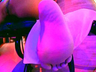 desperate slut begs stepdaddy for face cumshot now?