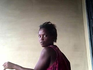 i can't stop shaking my huge ass outdoors—it's too damn sexy!