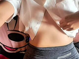 mujer asiatica timida despues universidad se entrega al sexo total