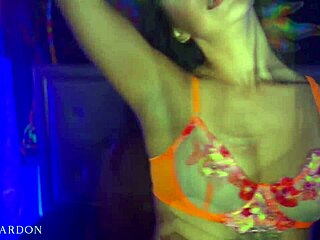 what happens in evelin stone's bareback sex therapy session?