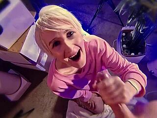 short haired blonde milf blows hot cock 💦😘