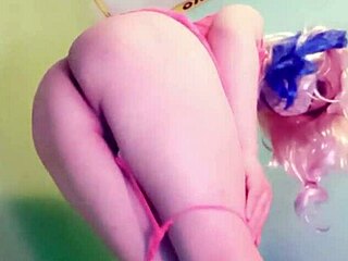 tranny maddy diamond stuffs bananas up her round ass