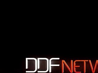 Kinky fransk BBW sprutar när gapande röv slickas i BDSM del 2