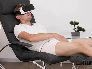 Girl catches guy jerking to vr porn 😈 rims him instead! 🔥