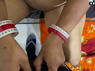 Al principio no quería pero terminó chupando mi verga entera.