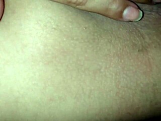 dude latina hotwife sneaks out to fuck her friend in his car... cuck hubby's clueless at home 😏