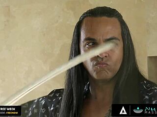 ヌル3Pマッサージ覗き？店主がオイルマンコ見てシコシコ