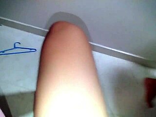 Fru rider bbc hårt innan dubbel creampie med maken