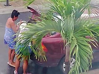 Mi vecina pendeja en short esta para comersela toda.