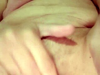 hey sammie loves when you lick her pussy deep...