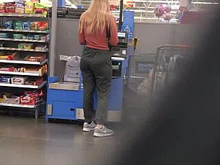 ever seen a milf ass this nice in tight spandex