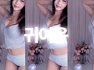 hey cute korean babe, wanna dance on my lap?