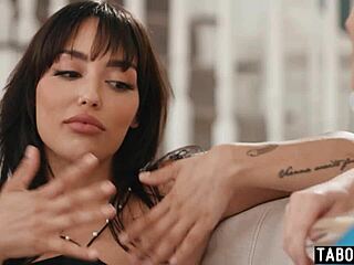 vanessa sky licks her blonde milf roommate's wet pussy good