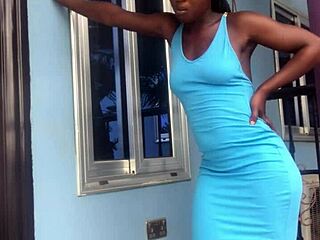 Crazy bitch shakes ass wildly on outdoor balcony