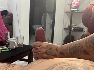 câmera prive watching her jerk off her macho... firegreen2's kinky bbw bedroom fun with saggy pierced tits