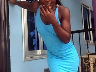 Crazy bitch shakes ass wildly on outdoor balcony