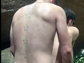 comi um cara batendo punheta na trilha 😈🍆💦