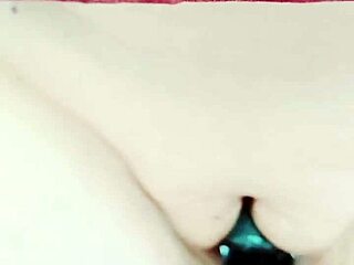 Mature Mom's Huge Wet Pussy Lips Slide Open