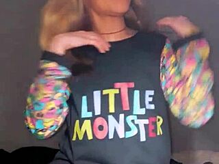 Bonneyuwu Cute Latina Teen Masturbates With Dildo In Pajamas