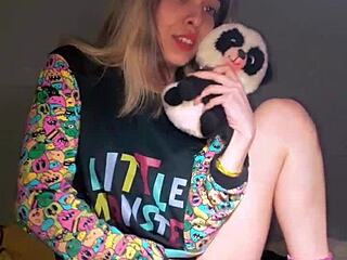 Bonneyuwu Cute Latina Teen Masturbates With Dildo In Pajamas