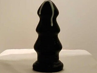 Latexi69 stretches ass with buttplug in latex anal play session