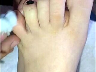 chatting with fans while showing off my sexy bare feet