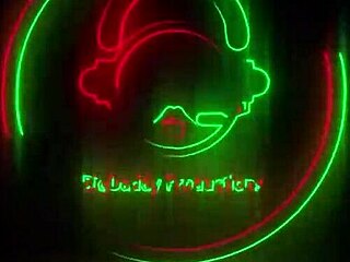 yo arab milf bangs repairman hard at office