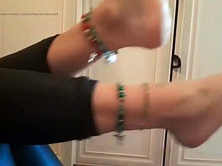 mature italian milf teases with her smelly feet in a fetish foot play session