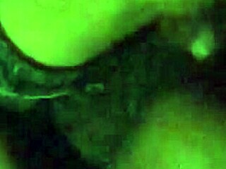 Ebony-Freundin will großen schwarzen Schwanz doggy