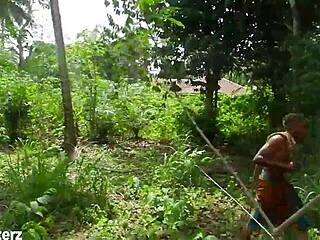 Local ebony milf fucks African boyfriend outdoors rough