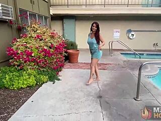 Syren De Mer Gulps Rome Majors Thick Cumshot